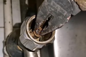 نحوه-تعویض-مغزی-شیر-مخلوط-قدیمی تاسیسات گیلاوند09192103588لوله بازکنی